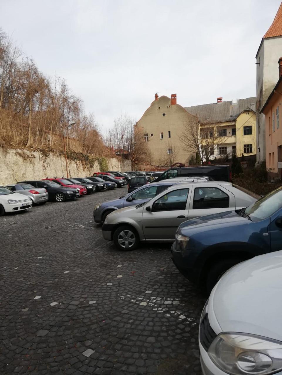 Leyla Hostel Brasov Luaran gambar
