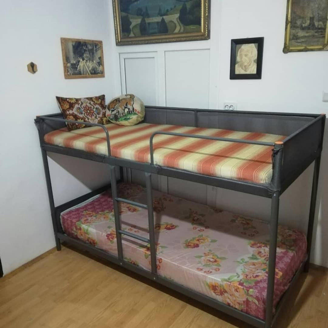 Leyla Hostel Brasov Luaran gambar