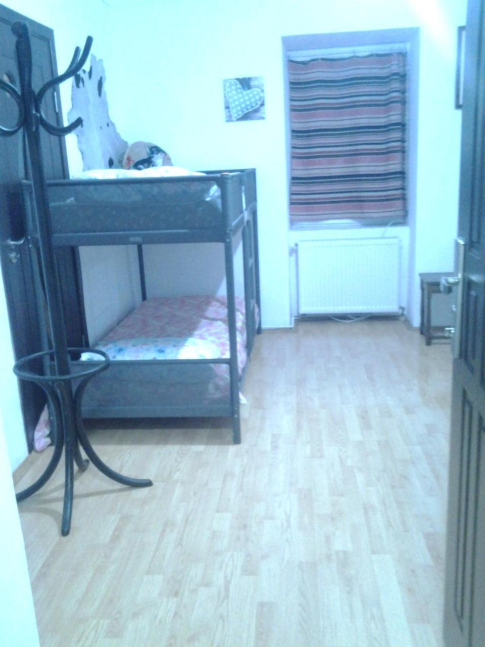 Leyla Hostel Brasov Luaran gambar