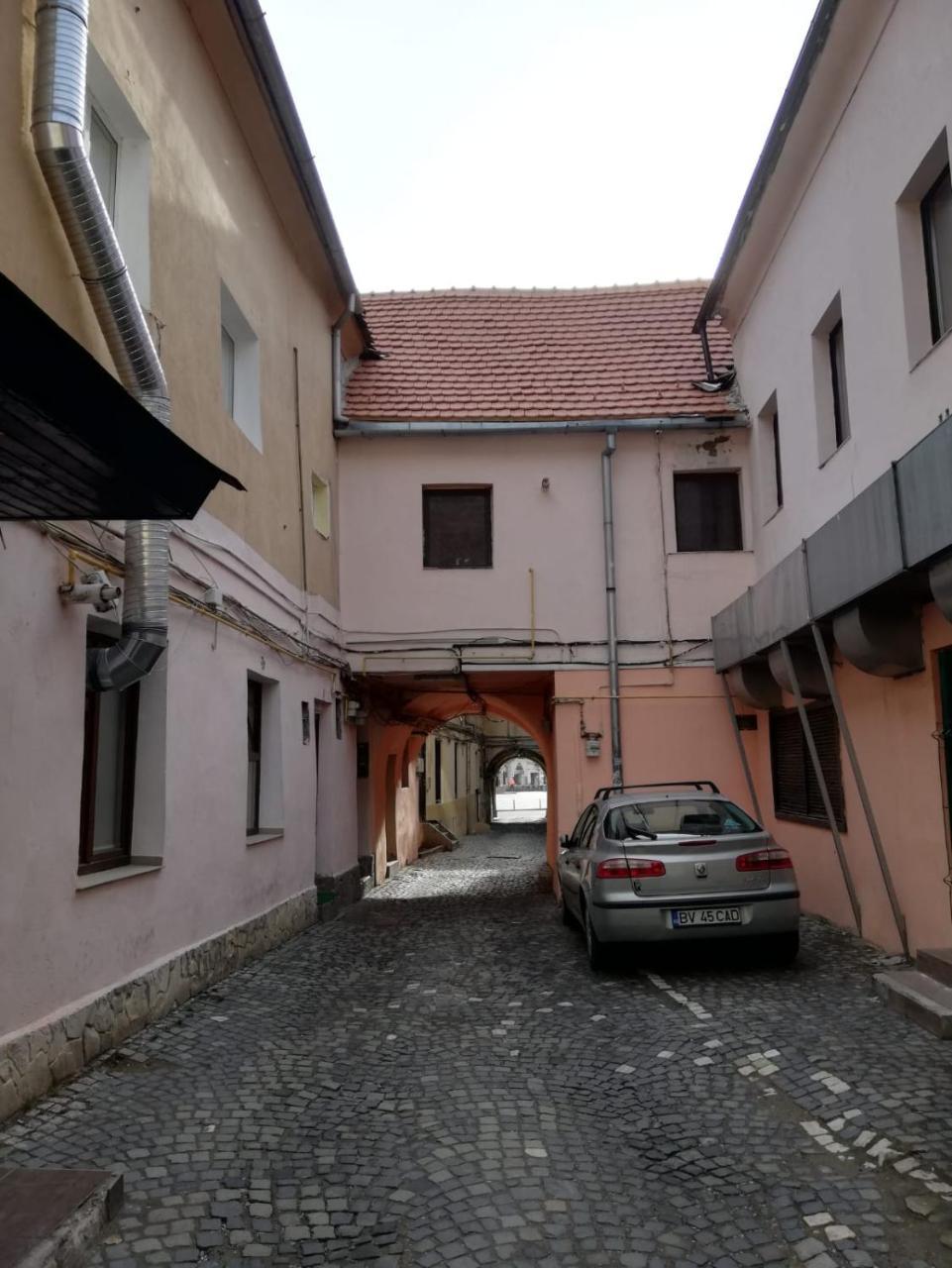 Leyla Hostel Brasov Luaran gambar