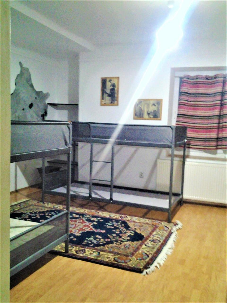 Leyla Hostel Brasov Luaran gambar