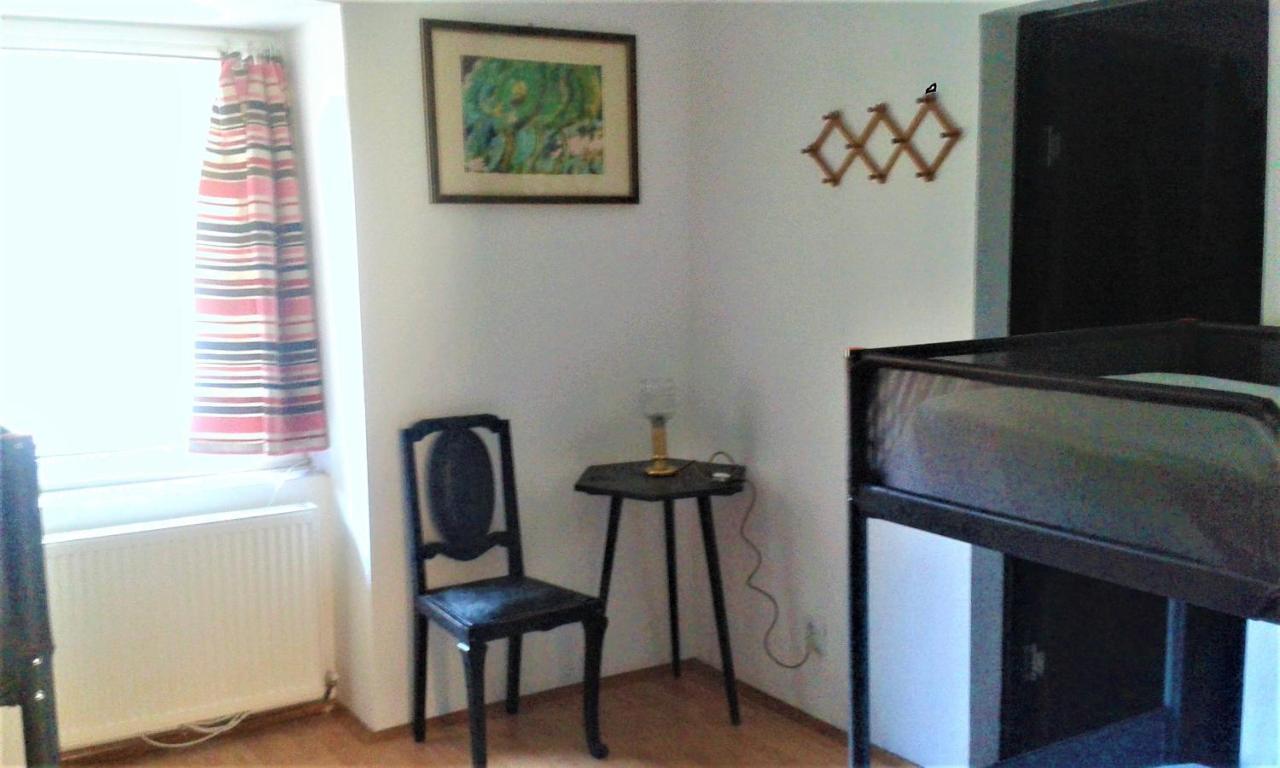 Leyla Hostel Brasov Luaran gambar
