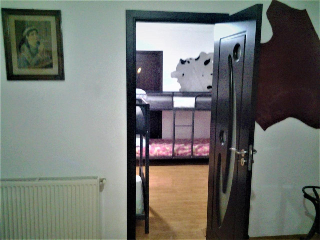 Leyla Hostel Brasov Luaran gambar