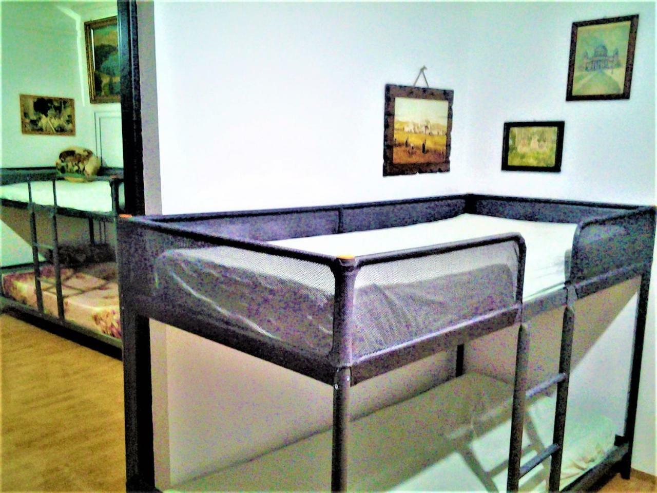 Leyla Hostel Brasov Luaran gambar
